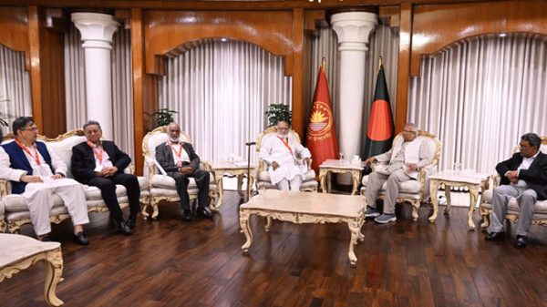 প্রধান উপদেষ্টা অধ্যাপক মুহাম্মদ ইউনূসের সঙ্গে বৈঠকে বিএনপির প্রতিনিধিদল