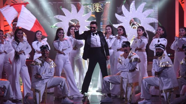 প্রথমবার আনন্দমেলায় শাকিব খান, নাচলেন পূজা-দীঘিরা