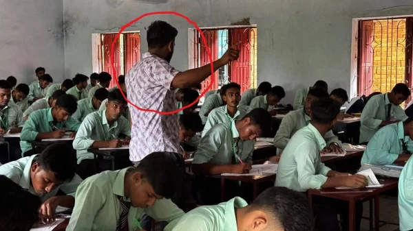 নাটোরের বড়াইগ্রামে এইচএসসি পরীক্ষা কেন্দ্র পরিদর্শনে বনপাড়া পৌর ছাত্রদলের যুগ্ম আহ্বায়ক রাকিব সরদার।