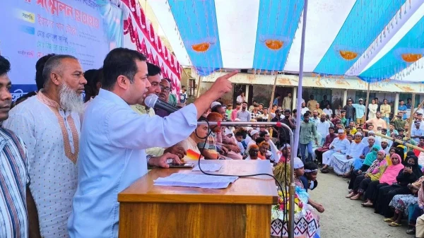 ময়মনসিংহের নান্দাইলে জাহাঙ্গীরপুর আলীম মাদ্রাসার মাঠে বিএনপির কর্মী সম্মেলনে বক্তব্য দেন নান্দাইল উপজেলা বিএনপির আহবায়ক ইয়াসের খান চৌধুরী।