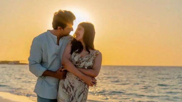 দীপক অধিকারী দেব ও অভিনেত্রী রুক্মিণী মৈত্রকে