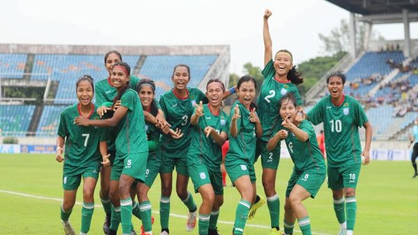 নারী ফুটবল