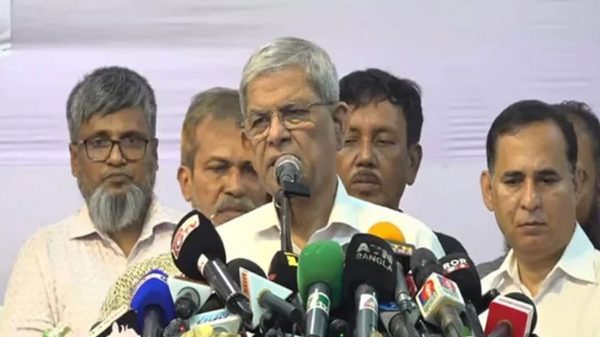 আলোচনা সভায় বক্তব্য দেন মির্জা ফখরুল ইসলাম আলমগীর।