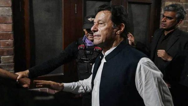 পাকিস্তানের সাবেক প্রধানমন্ত্রী ইমরান খান।